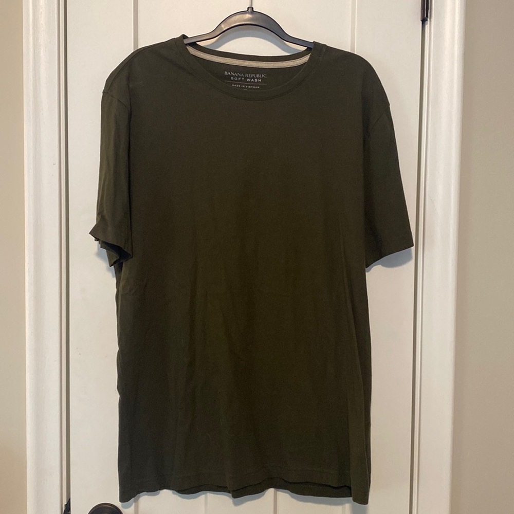 Banana Republic Men’s Soft Wash Short Sleeve Tee
